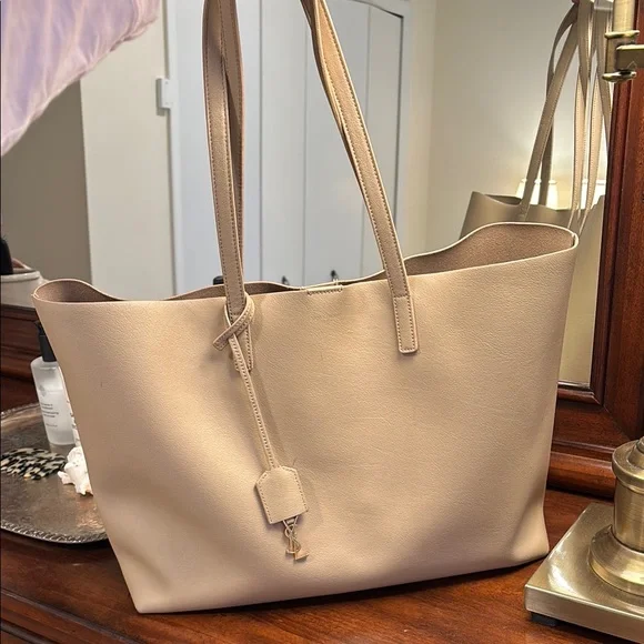 Yves Saint Laurent Shopping Tote in beige leather - Picture 3 of 14